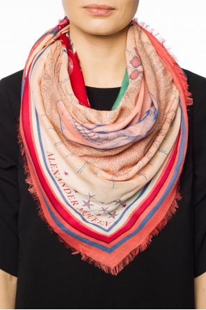 Skull motif shawl, zdjęcie 2 Skull motif shawl od Alexander McQueen